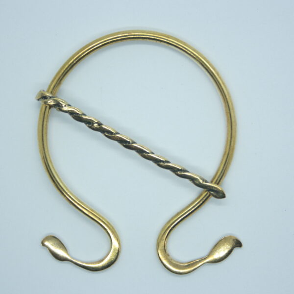 Broche pour châle, fibule d'inspiration viking en laiton avec ardillon torsadé