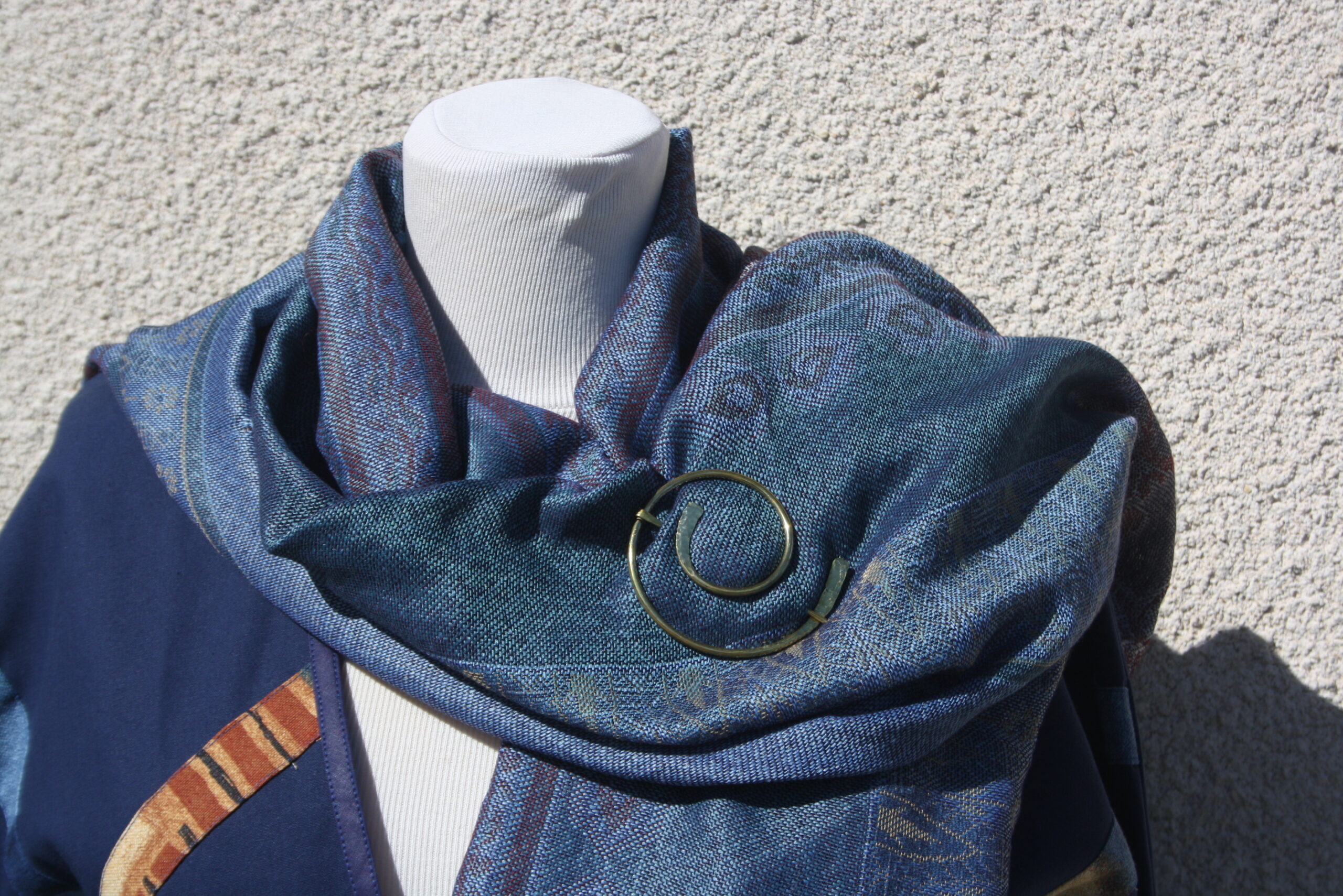 Broche pour châle, fibule spirale en laiton. – Image 2