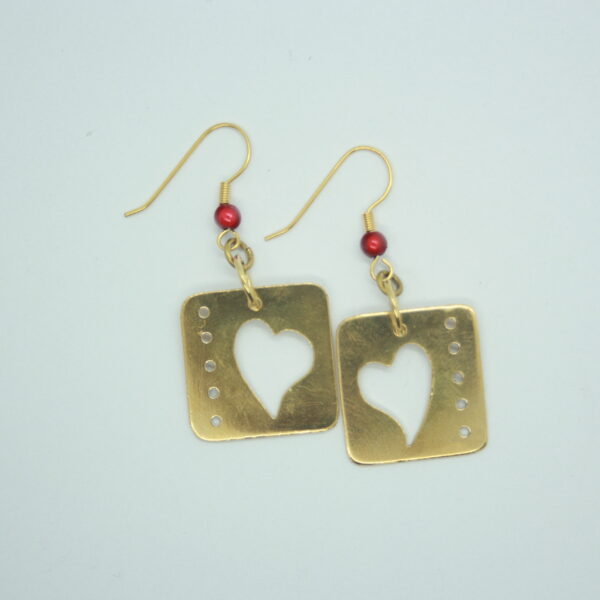 Boucles d'oreilles cœur.