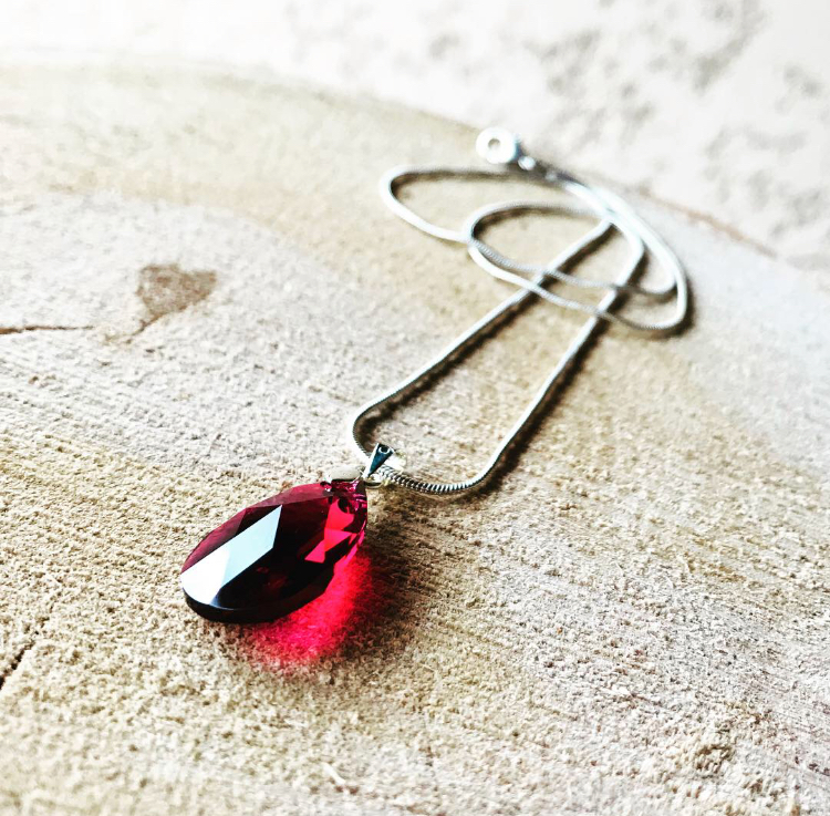 Collier Larme fuchsia « Sylvia »