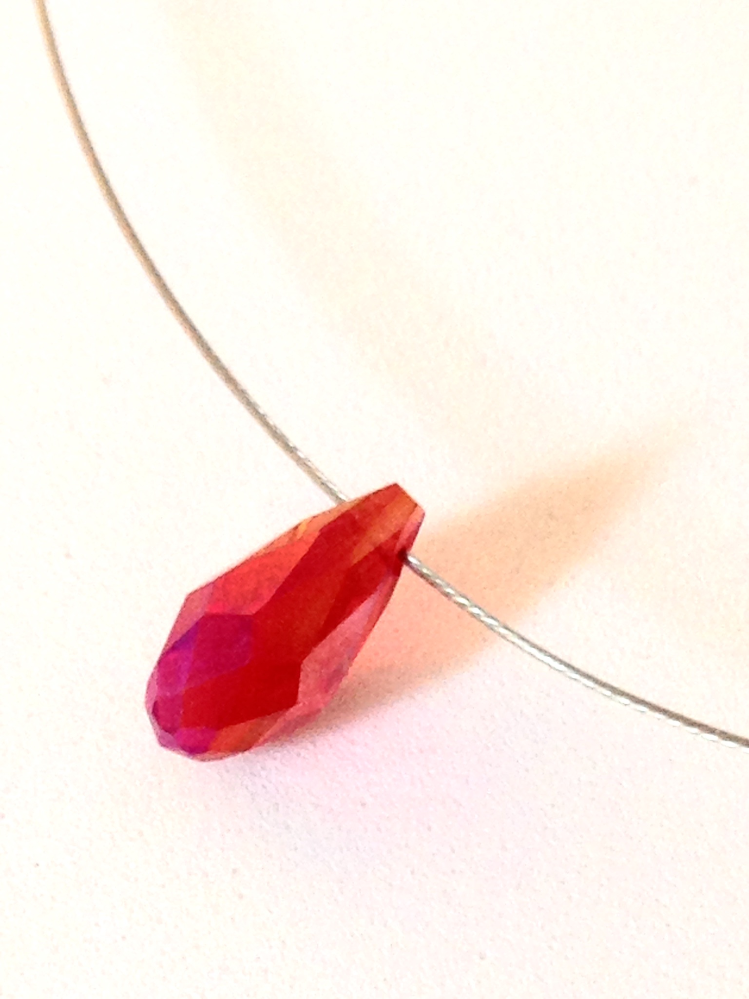 Collier ras du cou larme rouge – Image 2