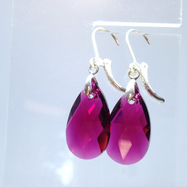 Boucles d'oreilles larmes fuchsia "Sylvia"
