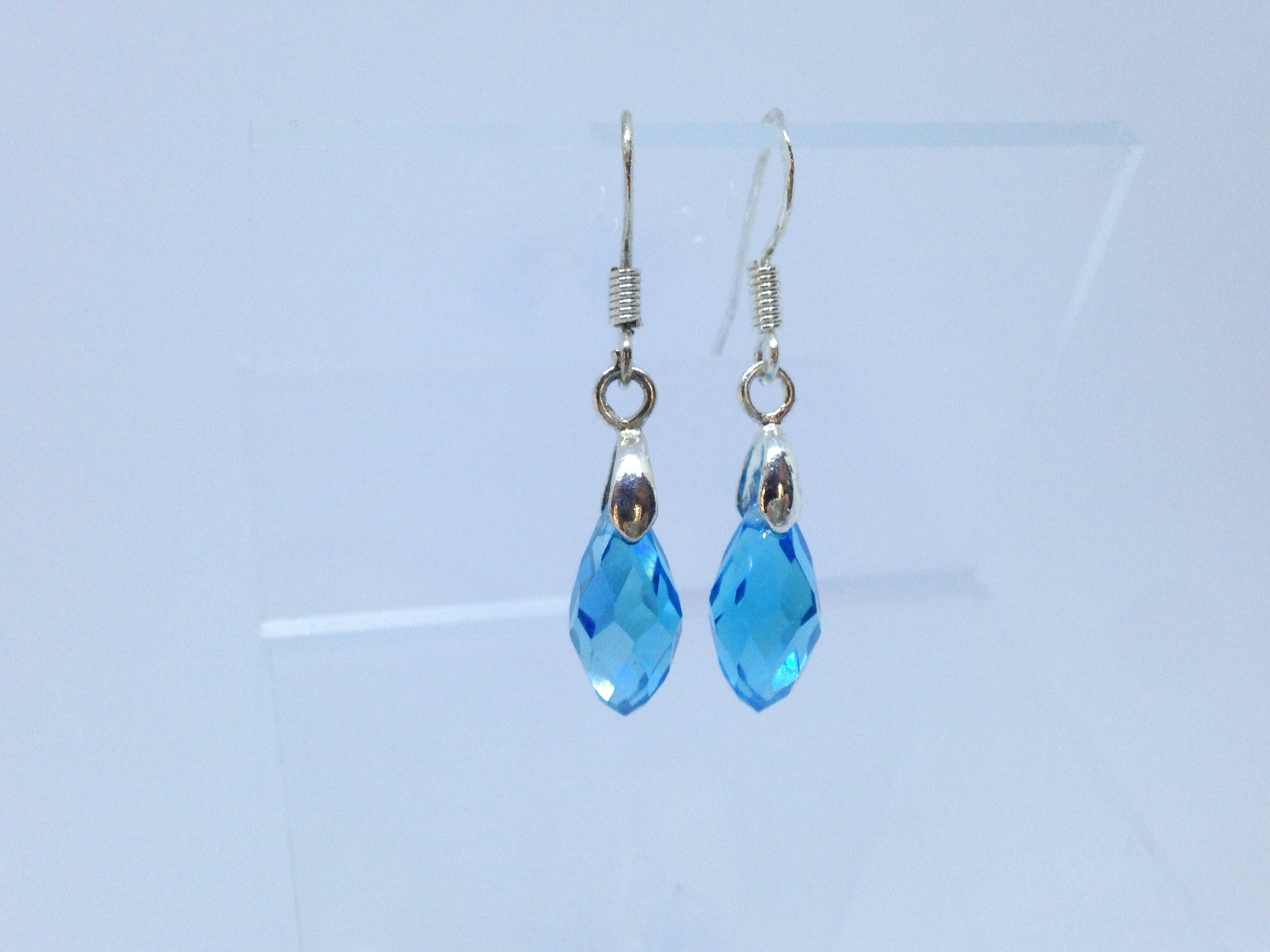Boucles d'oreilles mini bleues claires