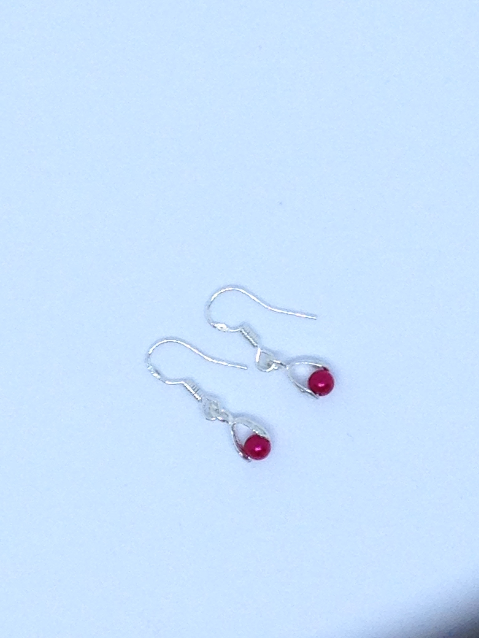 Boucles d'oreilles perle rouge