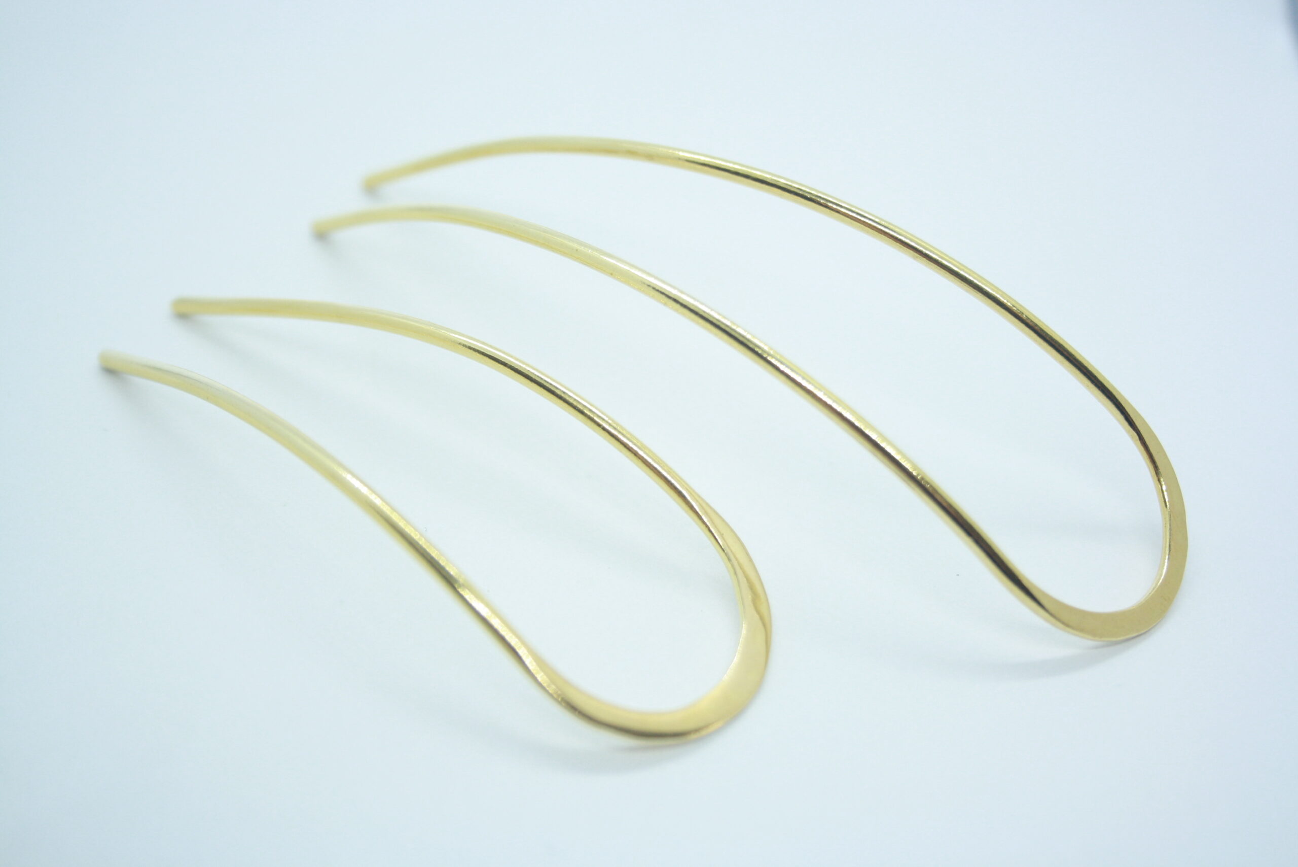 Pique à cheveux ergonomique en laiton "les invisibles", peigne.