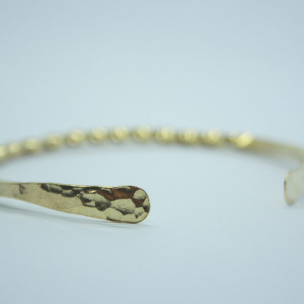 Bracelet torsadé et martelé, jonc ouvert en laiton pour homme ou femme