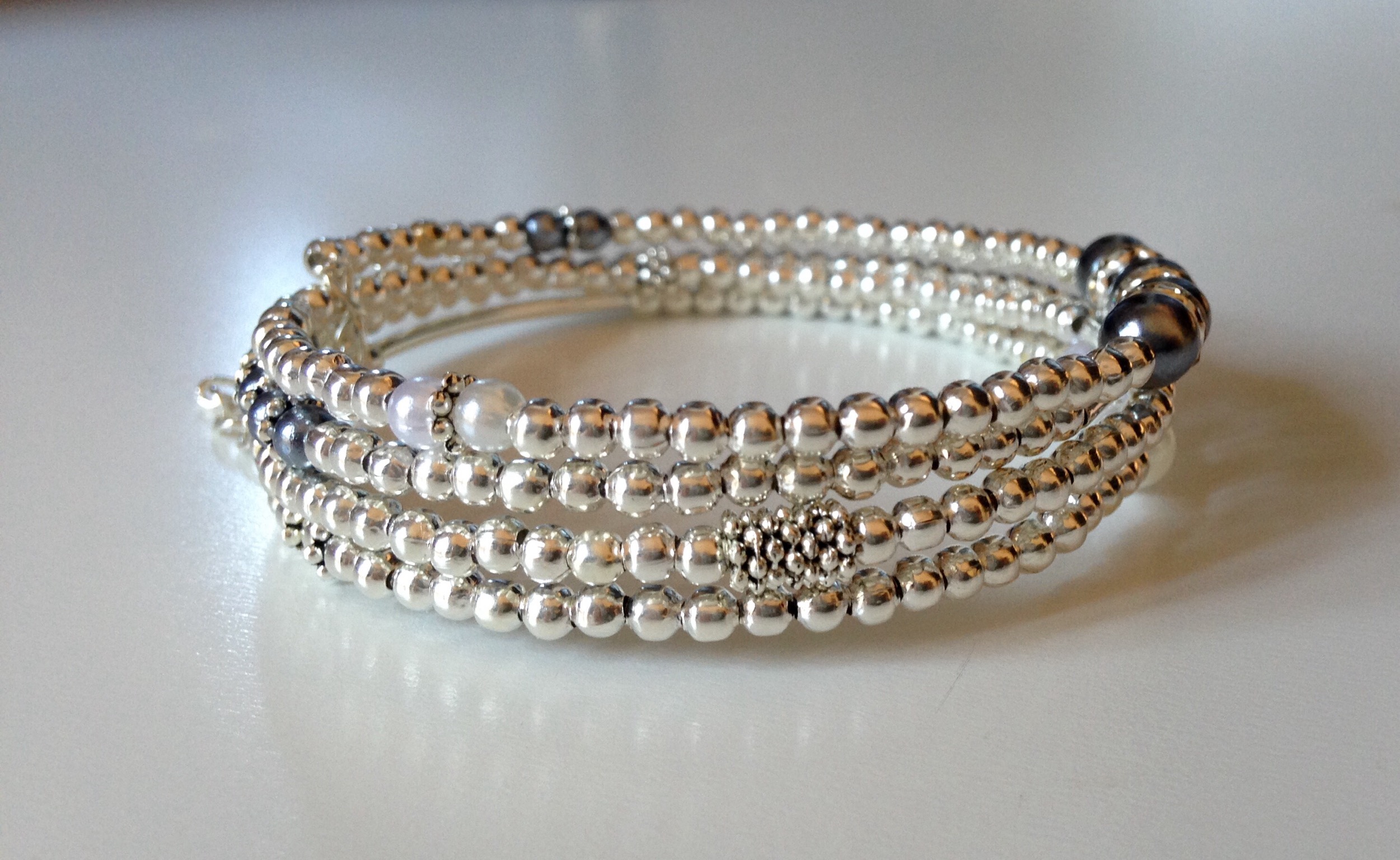 Bracelet Gris Blanc Argenté – Image 2
